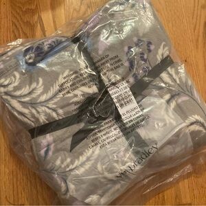 Vera Bradley Essential Throw Blanket
Venetian Paisley Ice Blue - NWT